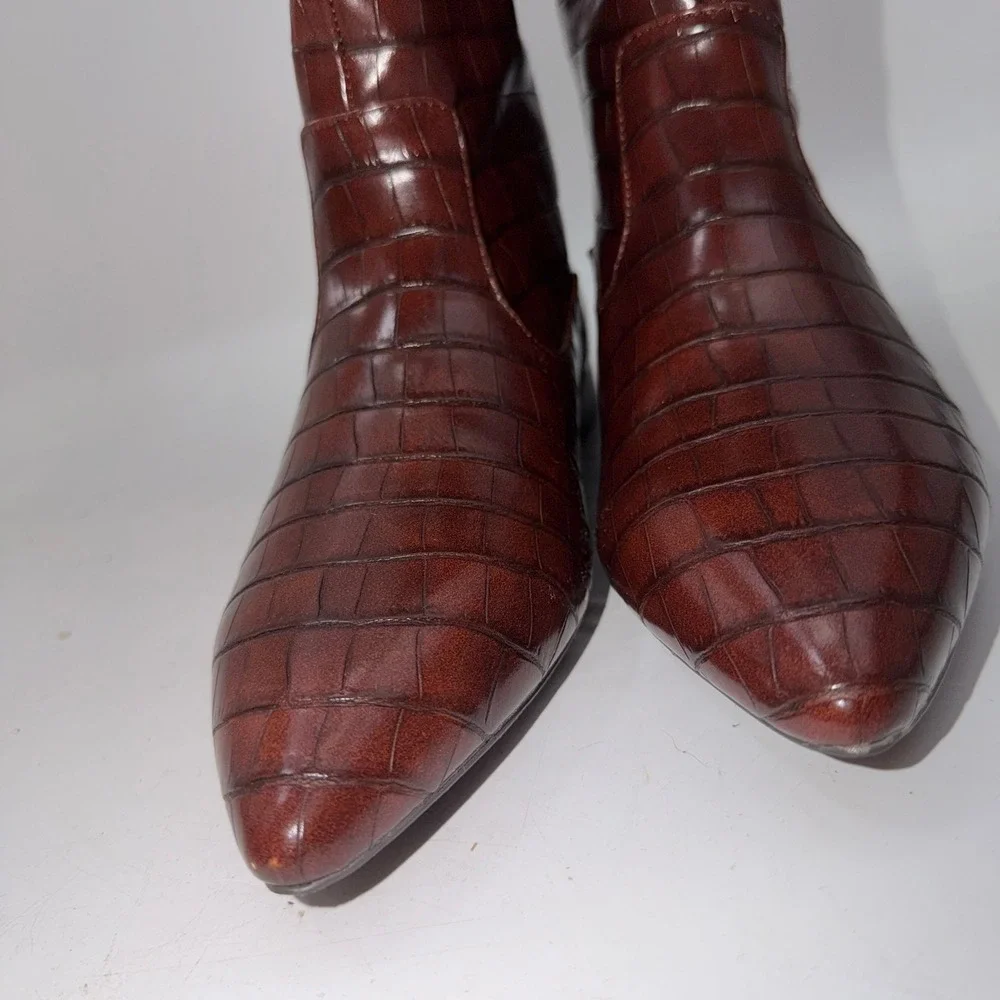 JustFab 8.5 Sienna Croc Embossed Tall Knee High Pointed Toe Flat Boots Mob Wife